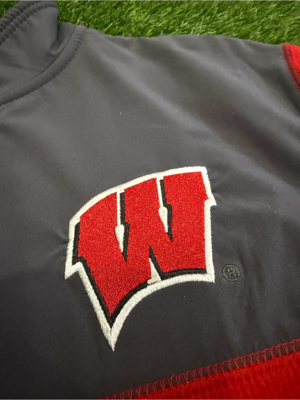 Colosseum Wisconsin Badgers 1/4 Zip Pullover Fleece